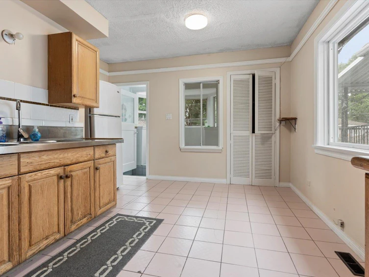 5263 Wales Street, Vancouver, BC, V5R 3M7 - 9