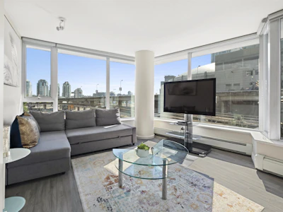 305-689 Abbott Street - 3
