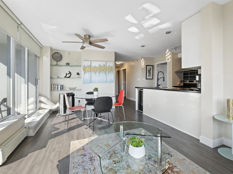 305-689 Abbott Street, Vancouver, BC, V6J 0J2 - 2