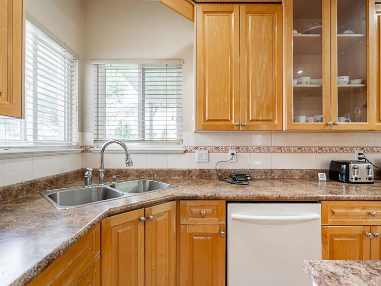 8358 144 Street, Surrey, BC, V3W 5T5 - 9