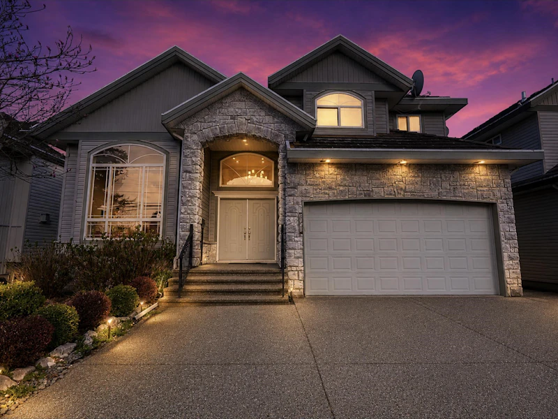 8358 144th Street, Surrey BC V3W 5T5