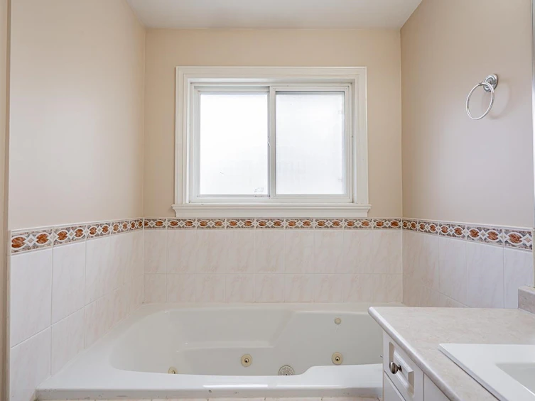8358 144 Street, Surrey, BC, V3W 5T5 - 23