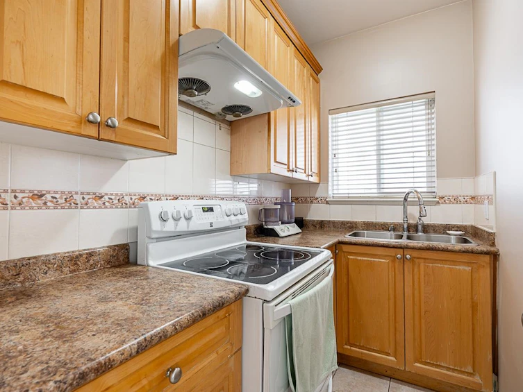 8358 144 Street, Surrey, BC, V3W 5T5 - 16