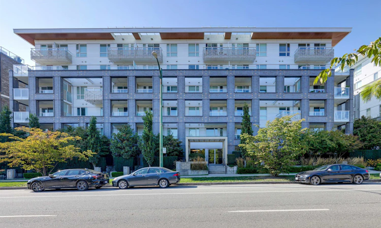 111-6677 Cambie Street
