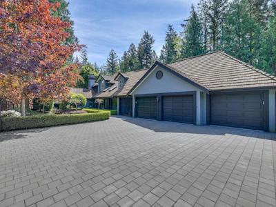 13556 18 Avenue - 4