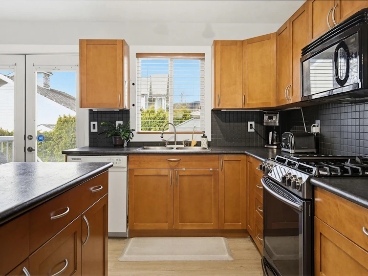 33275 Cherry Avenue, Mission, BC, V2V 2V3 - 9