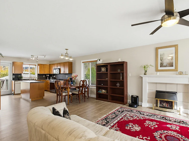 33275 Cherry Avenue, Mission, BC, V2V 2V3 - 3
