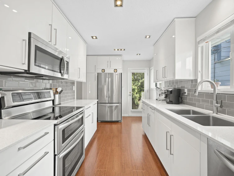 3444 Church Street, North Vancouver, BC, V7K 2L4 - 7