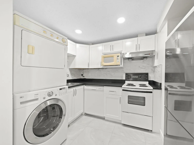 3444 Church Street, North Vancouver, BC, V7K 2L4 - 24