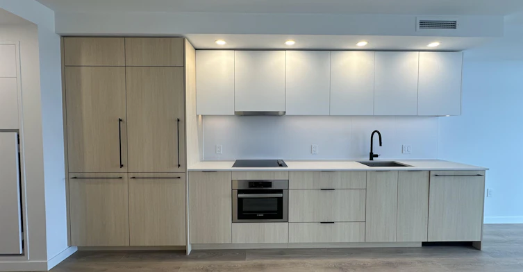 190X-13738 Central Avenue, Surrey, BC, V3T 0X5 - 8