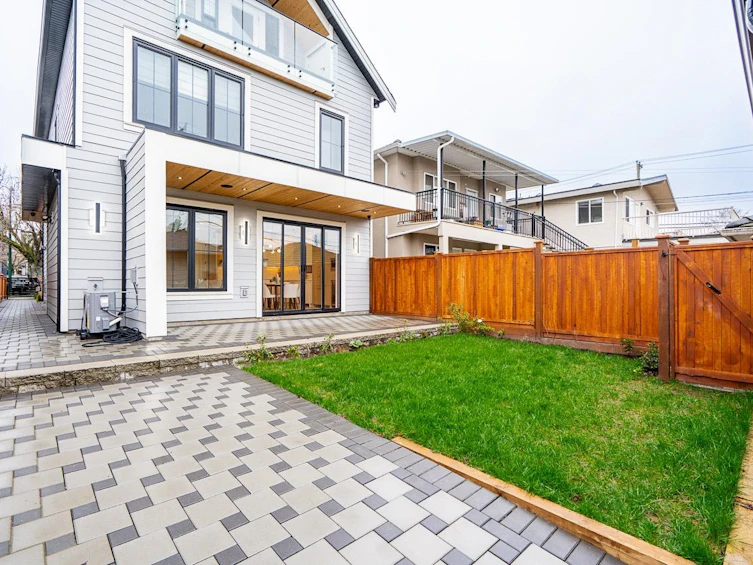 2-150 E 51st Avenue, Vancouver, BC, V5X 1C3 - 16