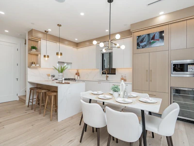 2-150 E 51st Avenue - 3