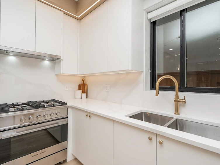 2-150 E 51st Avenue, Vancouver, BC, V5X 1C3 - 6