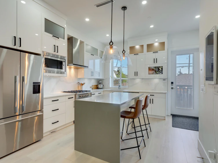 2868 E 49th Avenue, Vancouver, BC, V5S 1K6