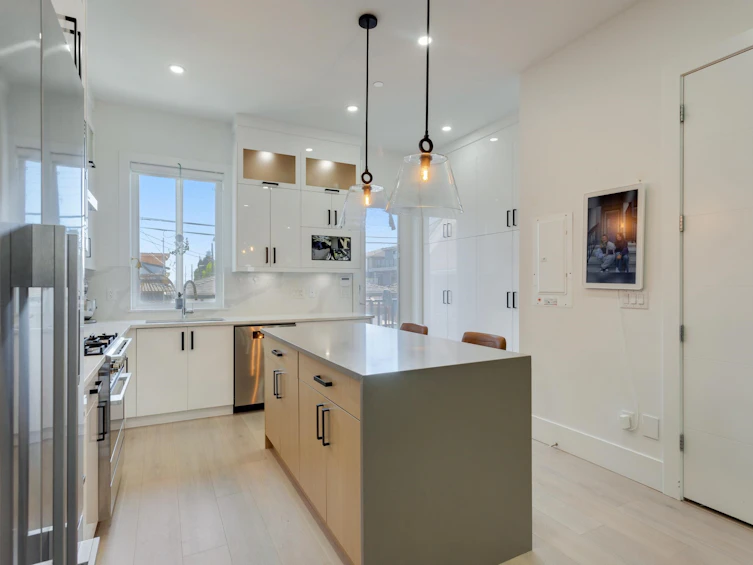 2868 E 49th Avenue, Vancouver, BC, V5S 1K6 - 3