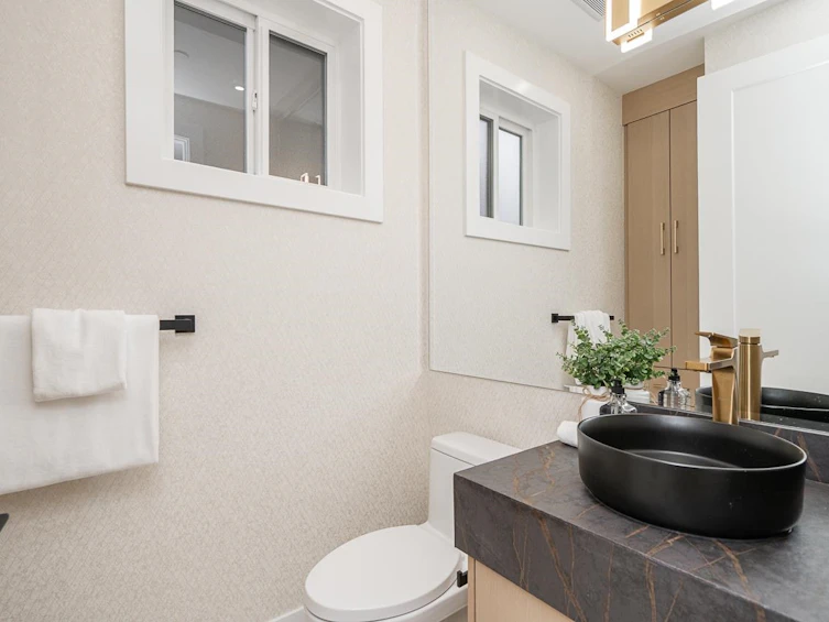 1-150 E 51st Avenue, Vancouver, BC, V5X 1C3 - 17