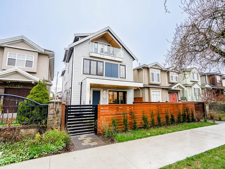 1-150 E 51st Avenue, Vancouver, BC, V5X 1C3 - 2