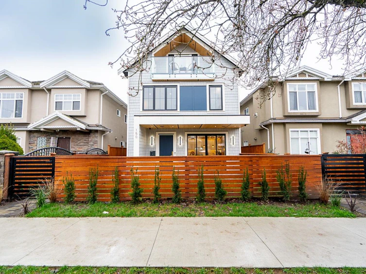 1-150 E 51st Avenue, Vancouver, BC, V5X 1C3