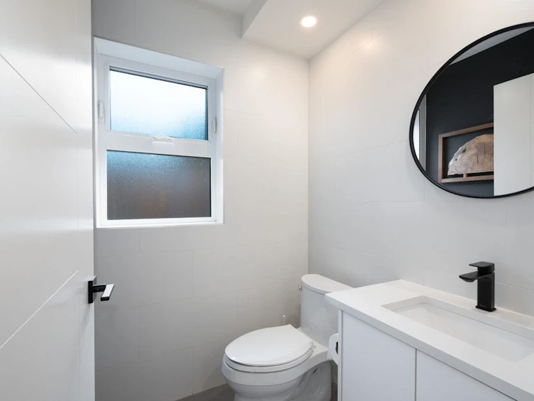 1026 E 13th Avenue, Vancouver, BC, V5T 2L8 - 18