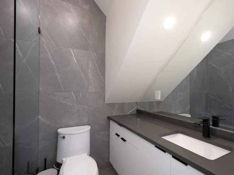 1026 E 13th Avenue, Vancouver, BC, V5T 2L8 - 23