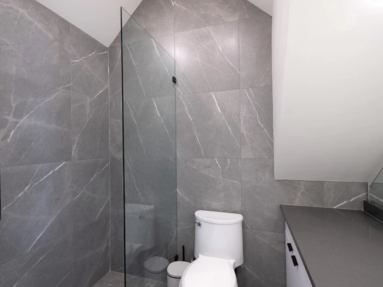 1026 E 13th Avenue, Vancouver, BC, V5T 2L8 - 22