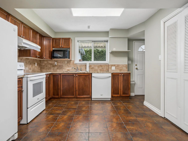1770 Giles Place, Burnaby, BC, V5A 3K6 - 26