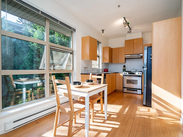 516-9319 University Crescent, Burnaby, BC, V5A 4Y5 - 3