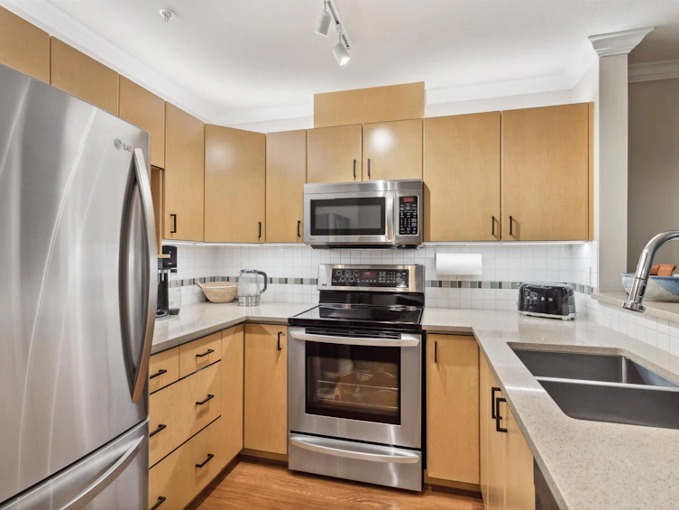 206-175 E 10th Street, North Vancouver, BC, V7L 4W1 - 12
