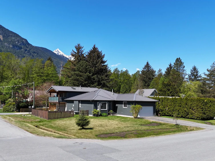 41613 Cottonwood Road, Squamish, BC, V0N 1H0 - 2