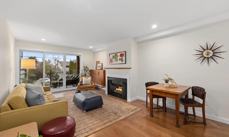 204-2336 Wall Street