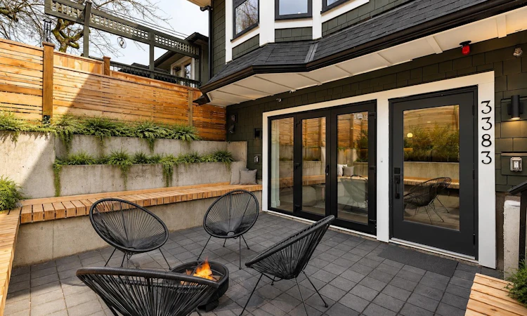 3383 Victoria Drive