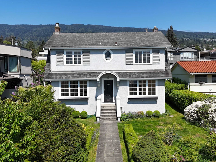 2361 Bellevue Avenue, West Vancouver, BC, V7V 1C9 - 2