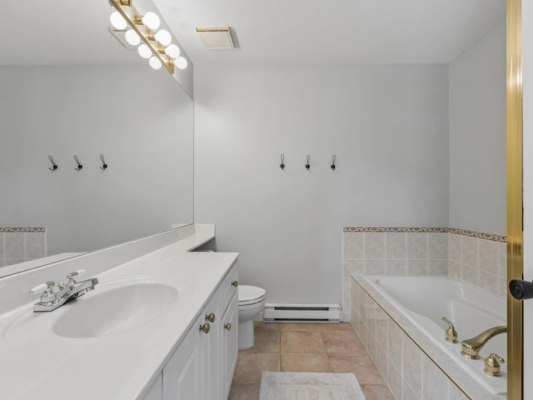 3-222 E 5th Street, North Vancouver, BC, V7L 1L7 - 25