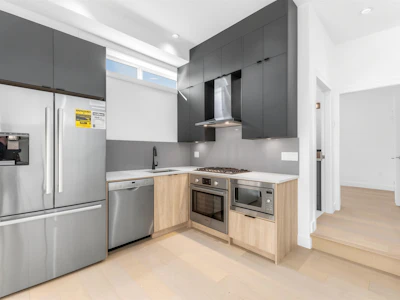 7355 Oak Street - 4