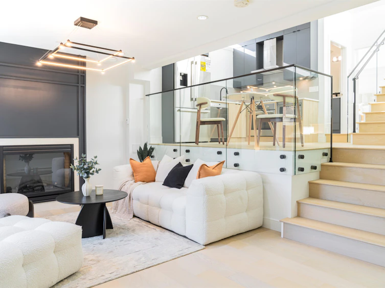 7355 Oak Street, Vancouver, BC, V6P 1V9