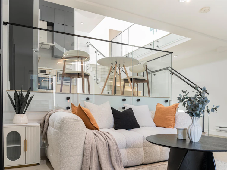 7355 Oak Street, Vancouver, BC, V6P 1V9 - 3