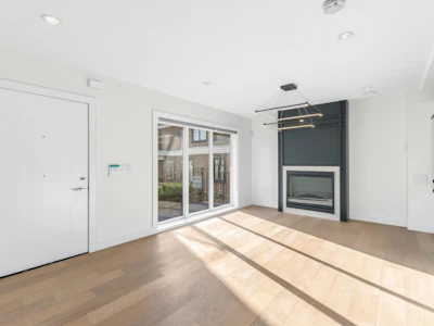 7355 Oak Street - 2