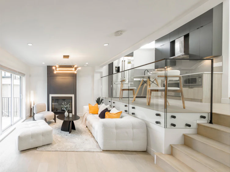 7355 Oak Street, Vancouver, BC, V6P 1V9 - 4