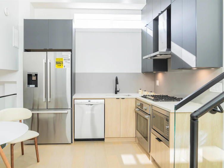 7355 Oak Street, Vancouver, BC, V6P 1V9 - 6