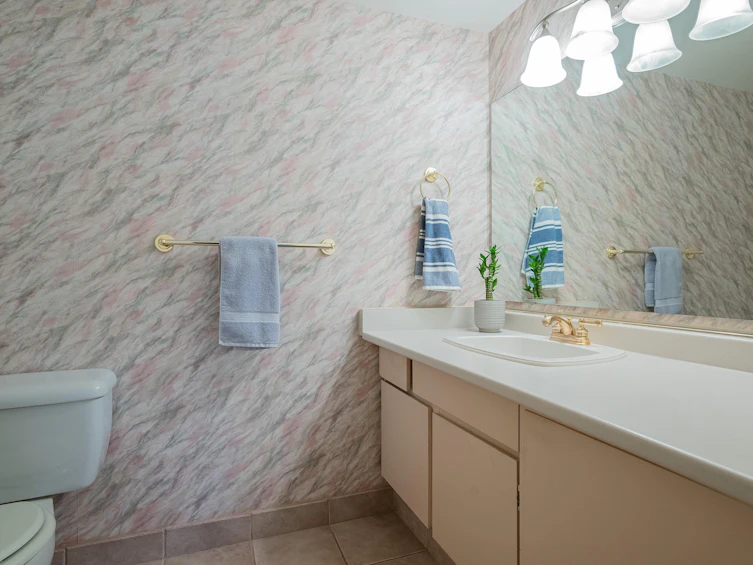 218-15020 North Bluff Road, Surrey, BC, V4B 5A4 - 20