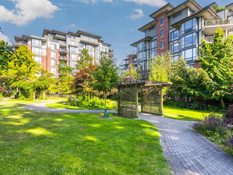 218-15020 North Bluff Road, Surrey, BC, V4B 5A4 - 35