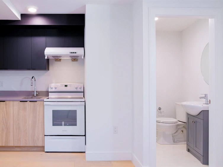 7359 Oak Street, Vancouver, BC, V6P 1V9 - 9