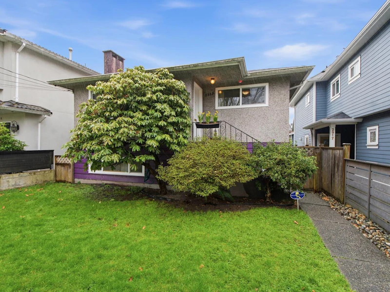 2935 Victoria Drive, Vancouver BC V5N 4L7