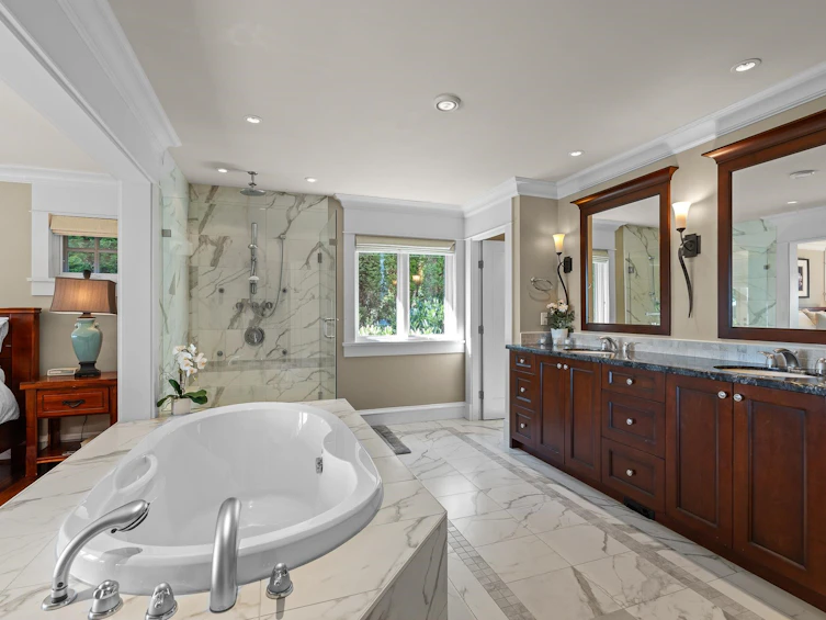 5168 Redonda Drive, North Vancouver, BC, V7R 3K3 - 11