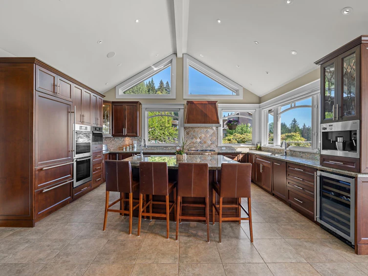5168 Redonda Drive, North Vancouver, BC, V7R 3K3 - 9