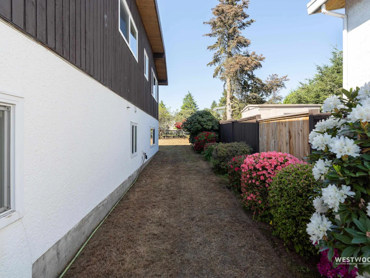 6858 Tyne Street, Vancouver, BC, V5S 3M5 - 28