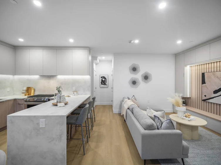 1-3623 Triumph Street, Vancouver, BC, V5K 1V4