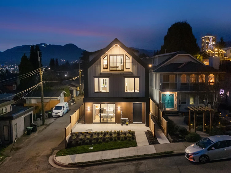 1-3623 Triumph Street, Vancouver, BC, V5K 1V4 - 32