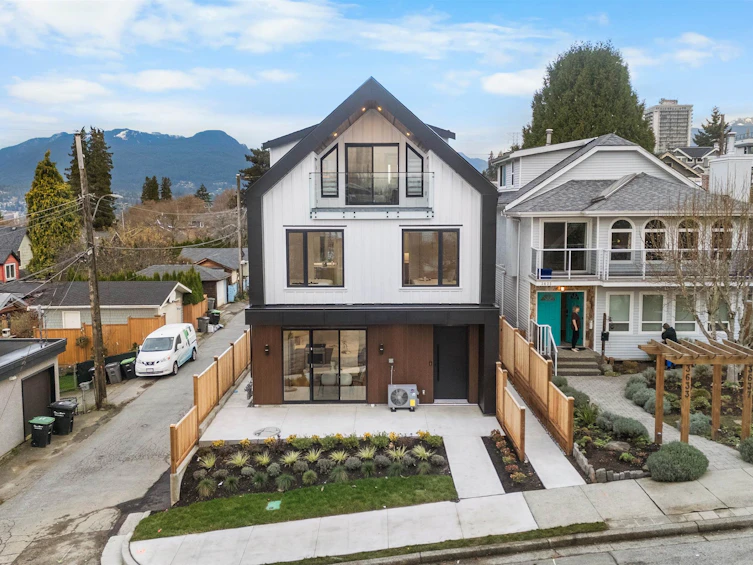 1-3623 Triumph Street, Vancouver, BC, V5K 1V4 - 3