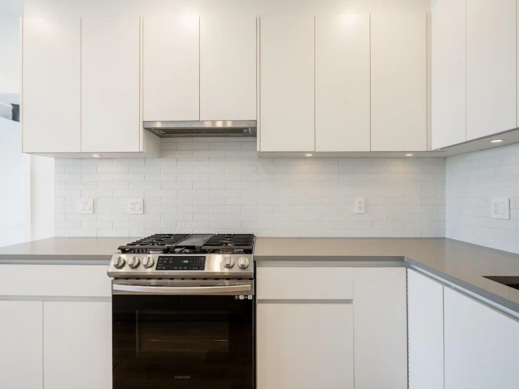 401-8496 120 Street, Surrey, BC, V3W 3N5 - 12